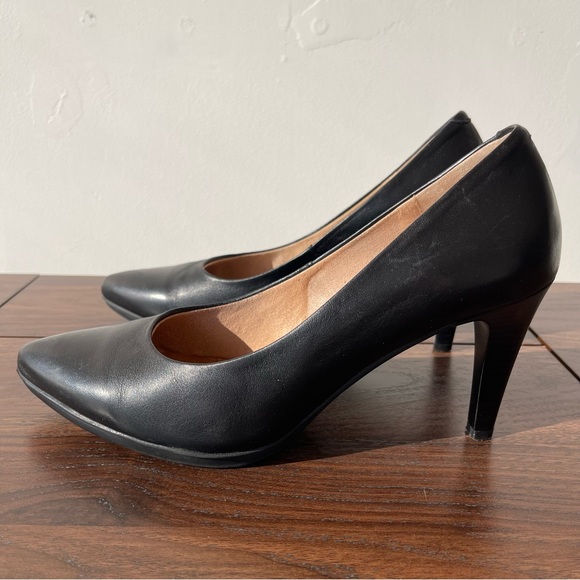 Karston Myka Pumps - Picture 6 of 8